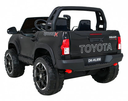 Toyota Hilux | Crna