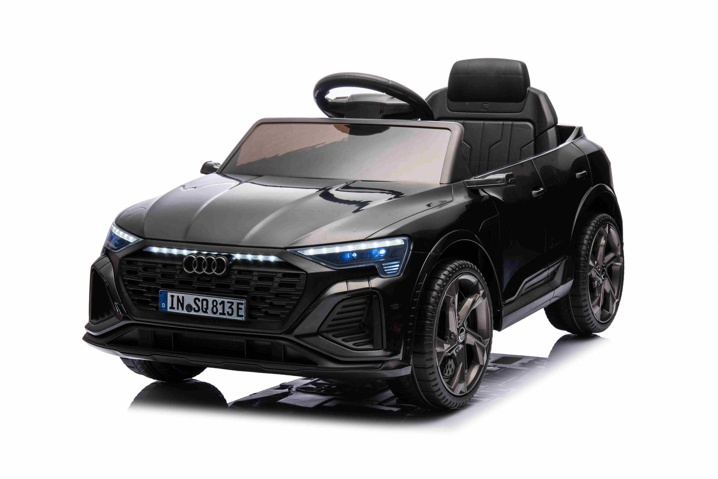 Audi SQ8 bijele boje | Crna