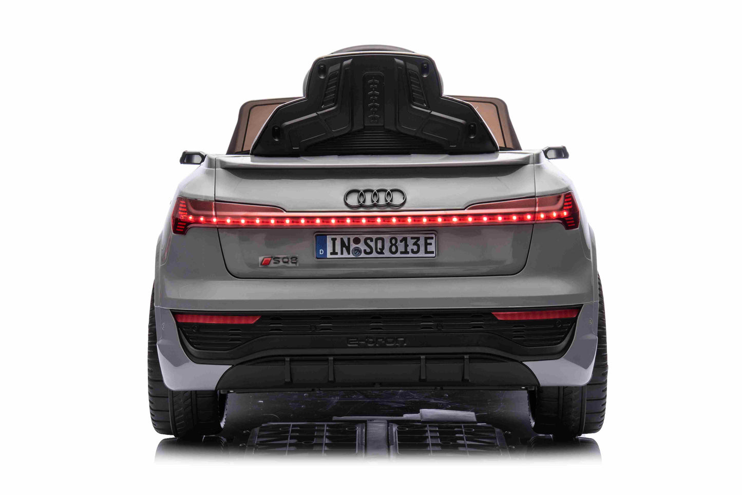 Audi SQ8 bijele boje | Siva