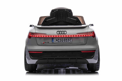 Audi SQ8 bijele boje | Siva