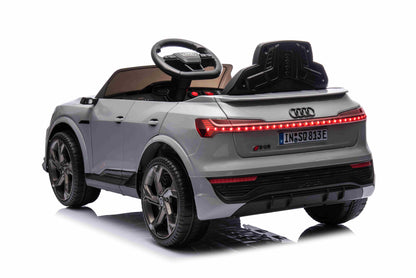 Audi SQ8 bijele boje | Siva