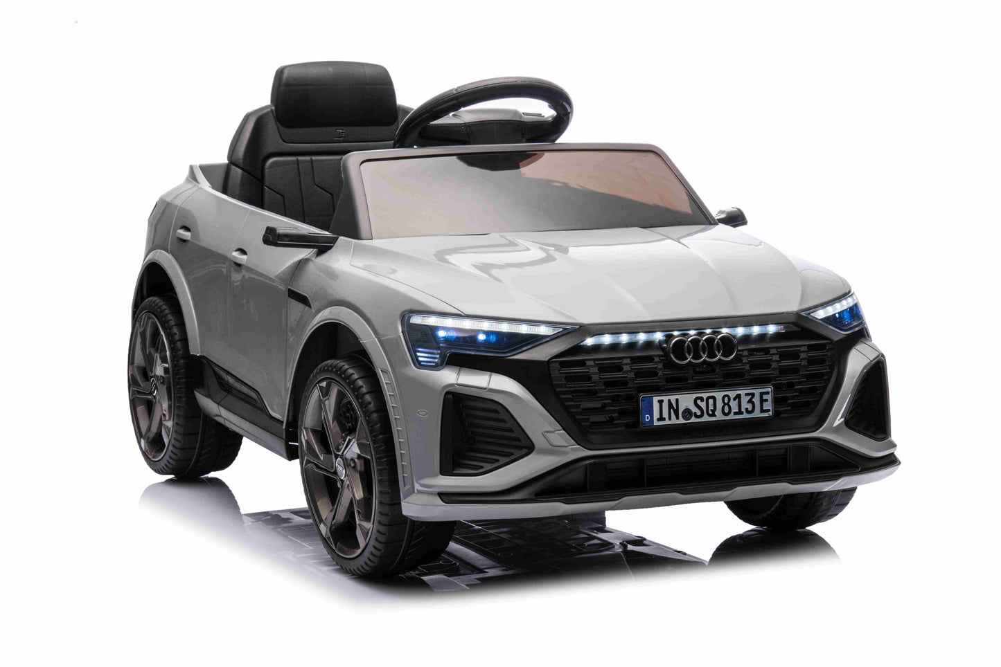 Audi SQ8 bijele boje | Siva